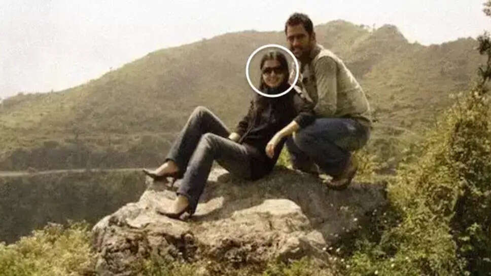  Truth Behind Pics Of M.S Dhoni's Ex- GF Priyanka Jha Who Died In A Car Crash