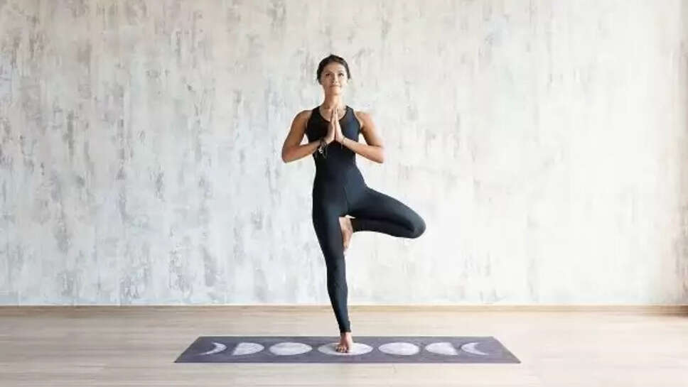 eka pada pranamasana