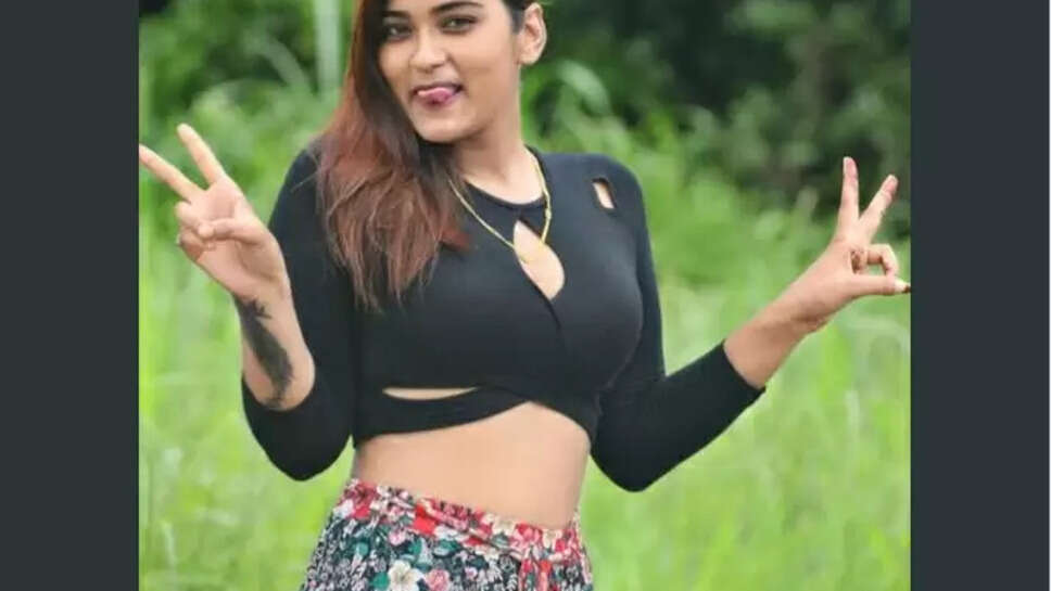 Akansha Dubey's Age, BF, Family & Other Details