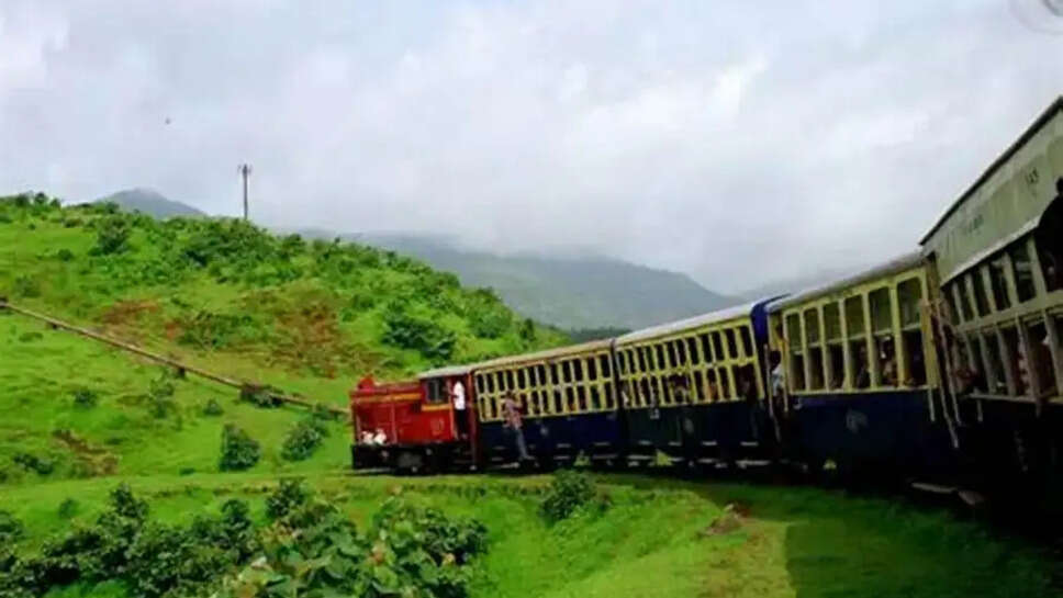 Travelling India by Train: 11 Tips for a Memorable Journey