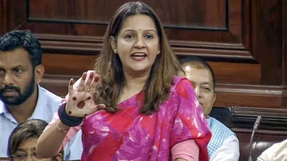 Priyanka Chaturvedi Age, Education, Husband, Biography 