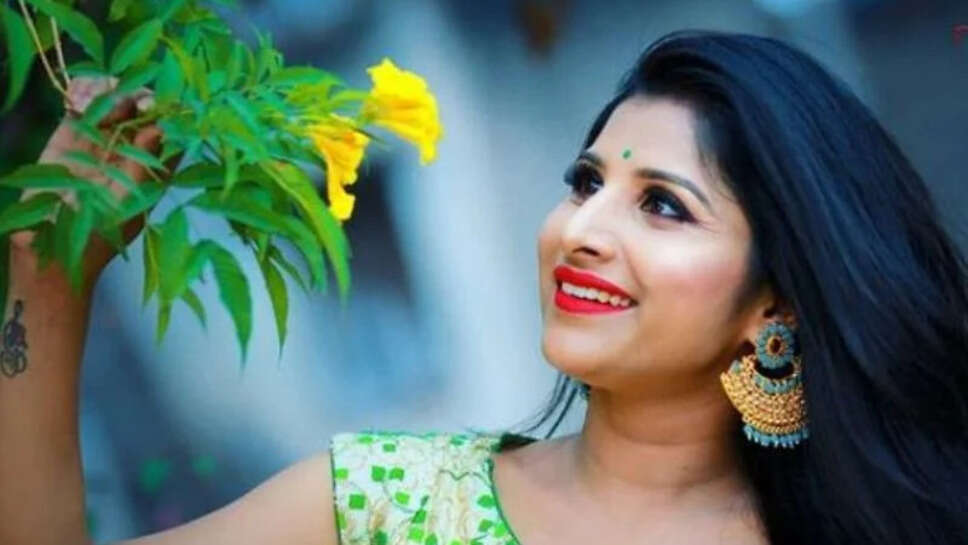 Singer Mangli Age, Biography, Husband, Family, Height, Boyfriend In 2023 - 2024