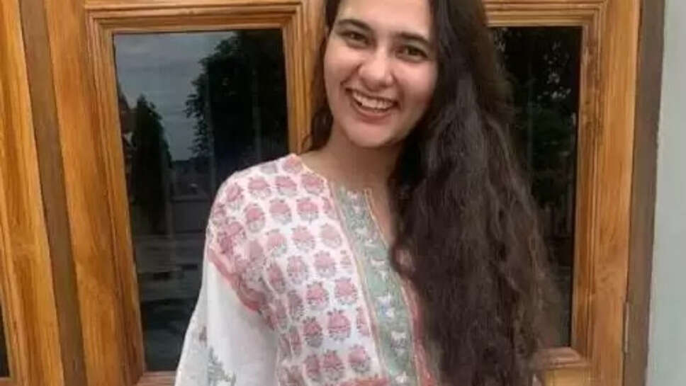 Aashna Chaudhary Wiki, Age, Caste, Boyfriend, Career, UPSC Marks, Net Worth