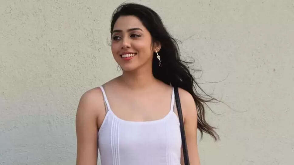 Know About Jheel Mehta Biography In 2025