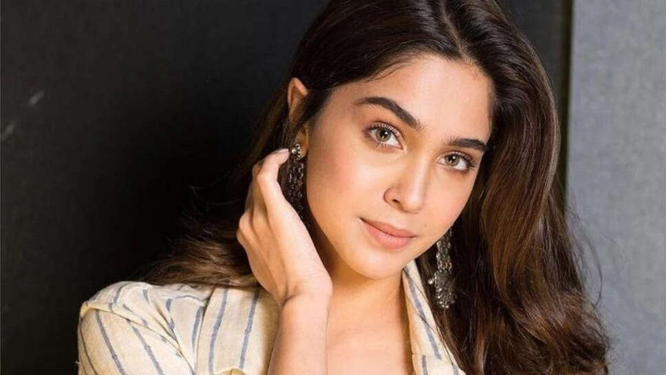 Sharvari Wagh Education, Family, Boyfriend, Movies, Biography 