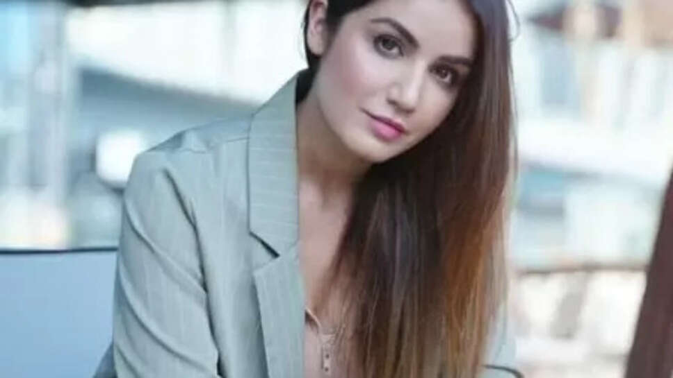 Amy Aela Age, Height, Net worth, Bio, Weight, BF