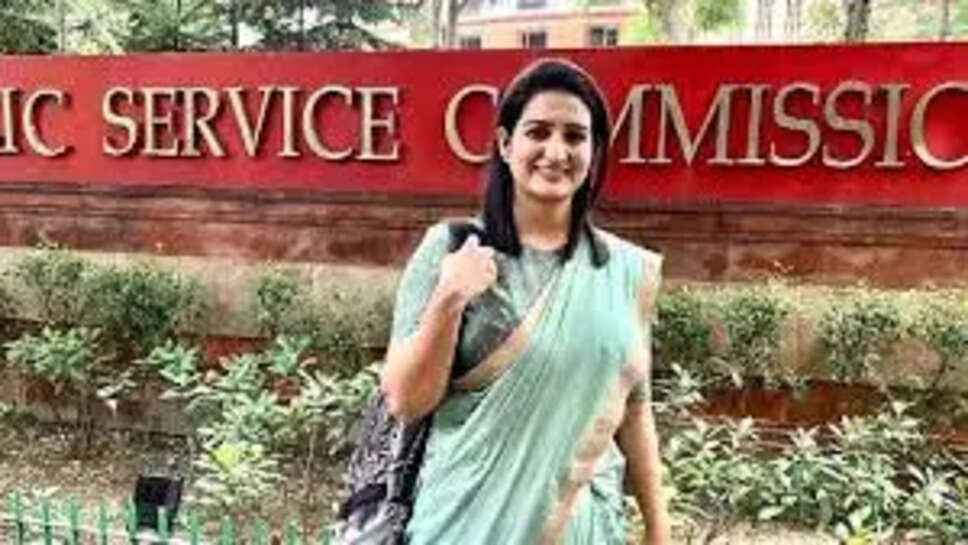 Ishita Rathi IAS Biography, Age, Height, UPSC Marksheet, Optional Subject 