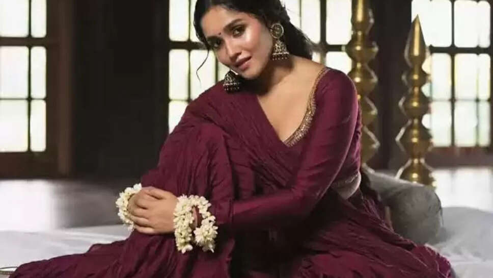 Anikha Age, Height, Weight, Husband, Family, Biography In 2025