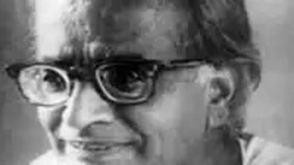 Top 8 Famous Poets Of Gujarat In 2024