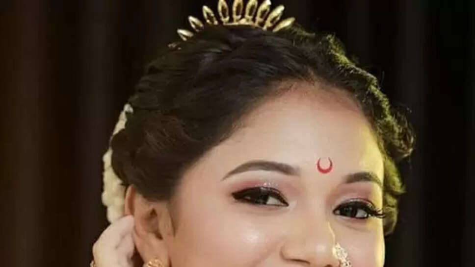 Komal Kharat Biography, Age, Height, Career, Net Worth In 2025