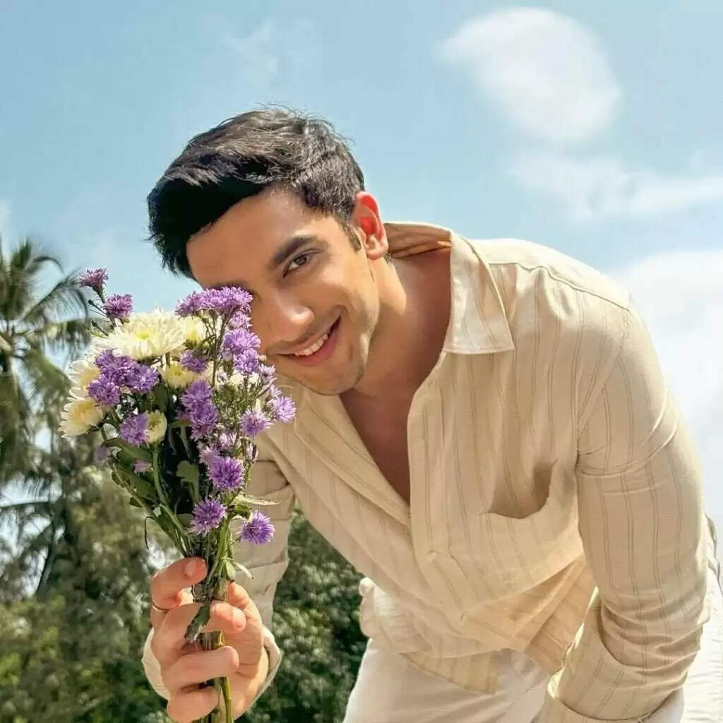 Vedang Raina Height, Age, Family, Education, Girlfriend, Net Worth In 2025