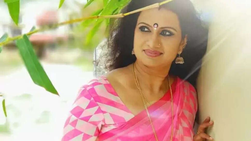 Actress Devi Chandana Age, Wikipedia, Serials, Family, Biography 