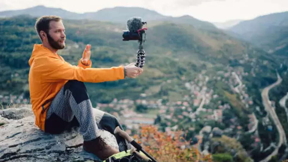  Top 7 Travel Vloggers In India In 2023