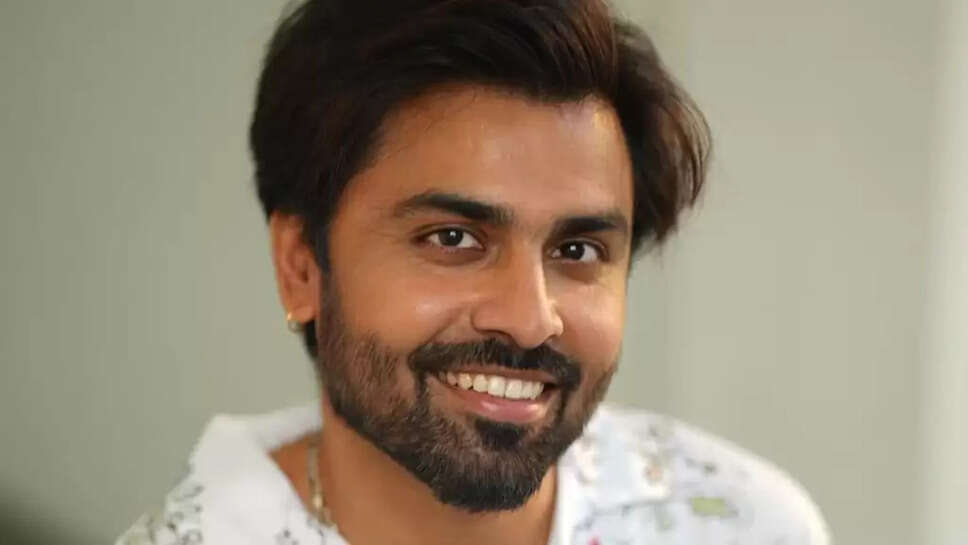 Actor Jitendra Kumar Age, Height, Films, Family, Biography In 2025