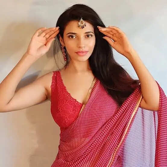 Shivanya Mehrara Wiki, Biography, Age, Photos, Spouse In 2026