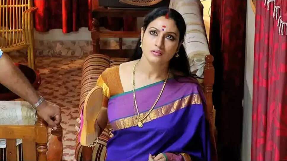  Malayalam TV Show Manjurukum Kaalam Cast, Actress