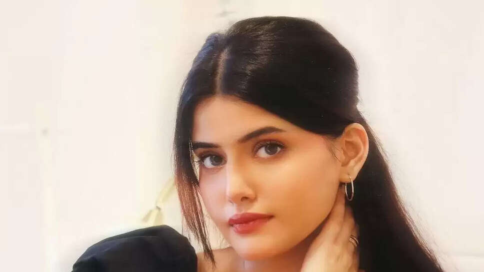 Anahita Bhooshan Age, Wiki, Family, Biography 