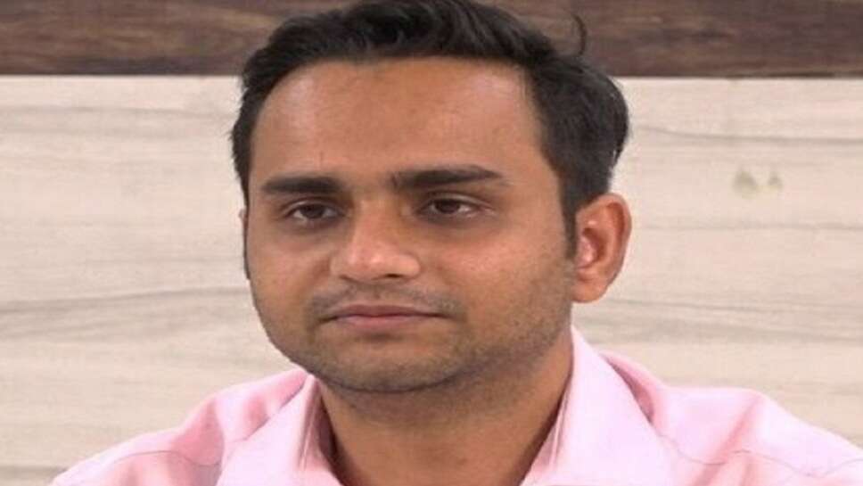 IAS Utkarsh Dwivedi UPSC Marksheet, Age, Biography, Height, Girlfriend, Net Worth In 2023