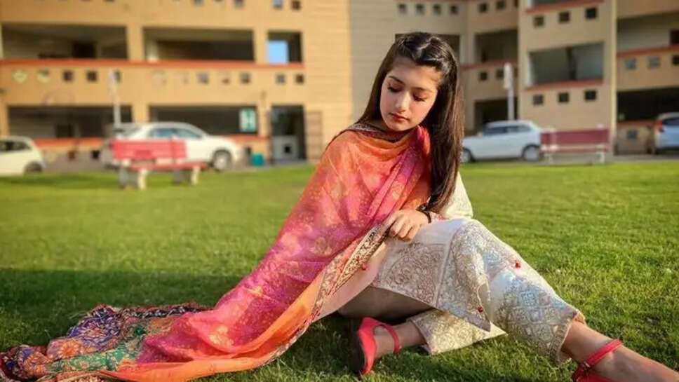 Amulya Rattan Age, Height, Birthday, Biography, Wiki, Instagram