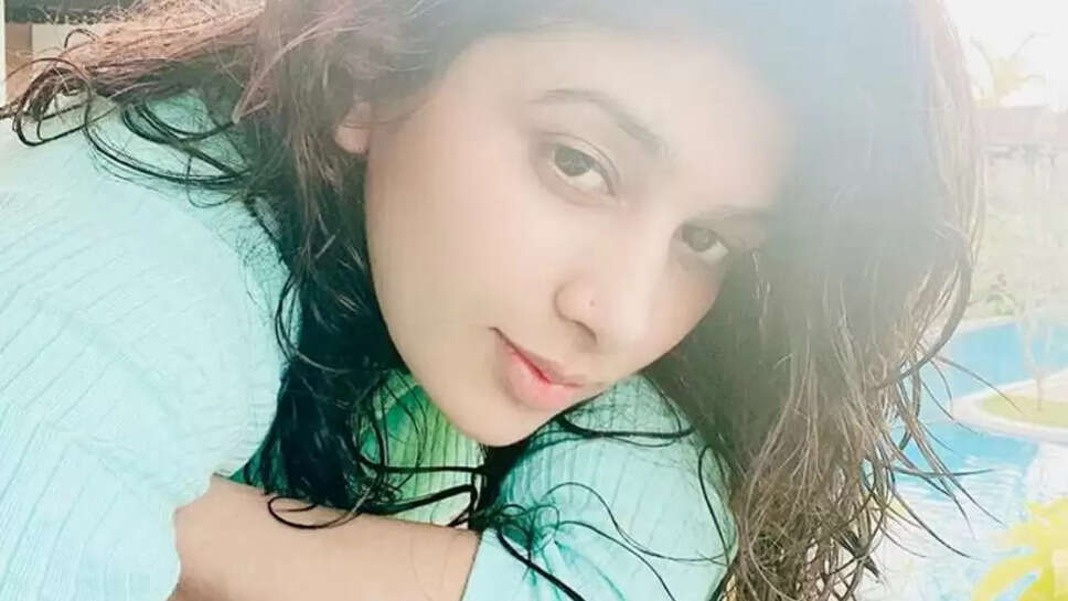  Isha Chhabra Age, Wiki, Instagram, Boyfriend, Family In 2023