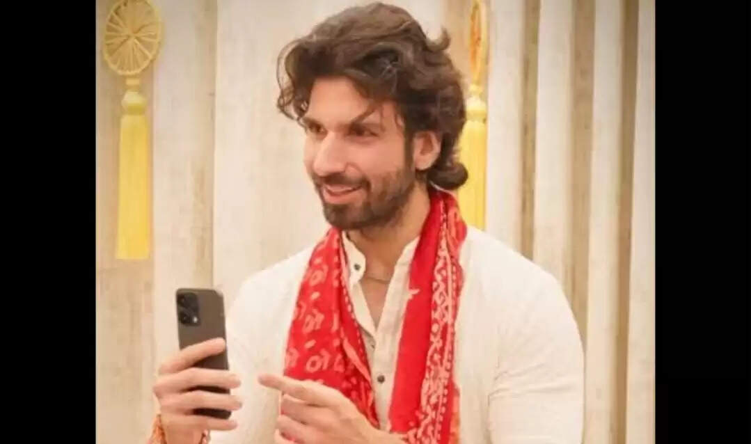 Mohit Chhikara Youtuber Wiki, Blography, Age, Girifriend, Career, Net Worth In 2025