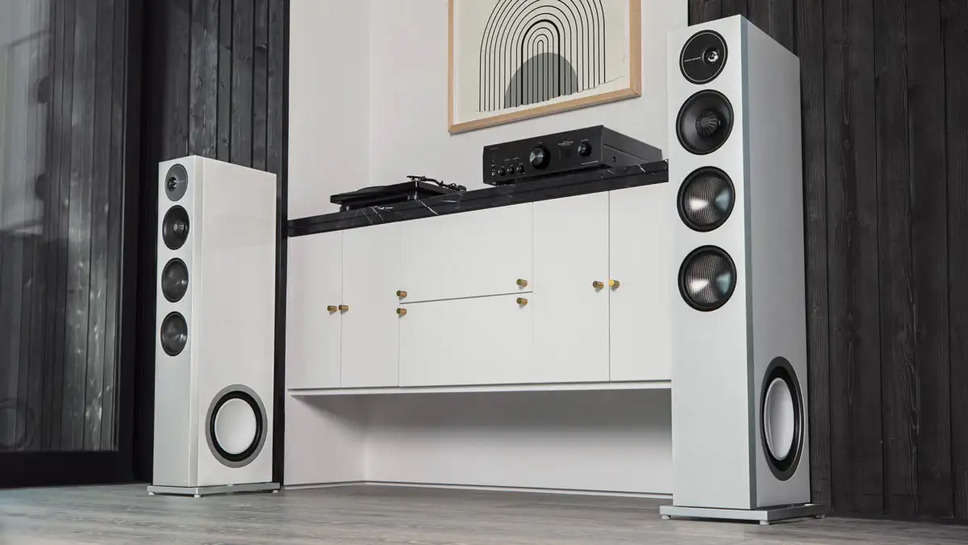  How to Boost Your Home Audio With Speakers?