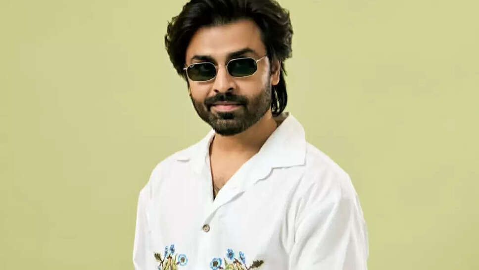 Jitendra Kumar Wife, IIT Rank, Shows, Family, Biography ...