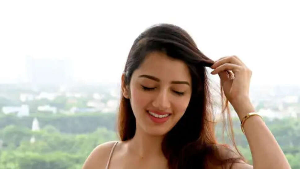 Neetu Bisht Age, Height, Weight, Family, Wiki, Family Pics In 2023-24