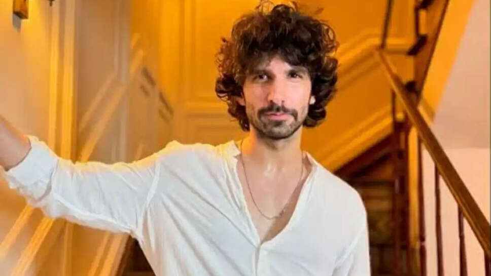 Mohit Chhikara Youtuber Wiki, Blography, Age, Girifriend, Career, Net Worth In 2025