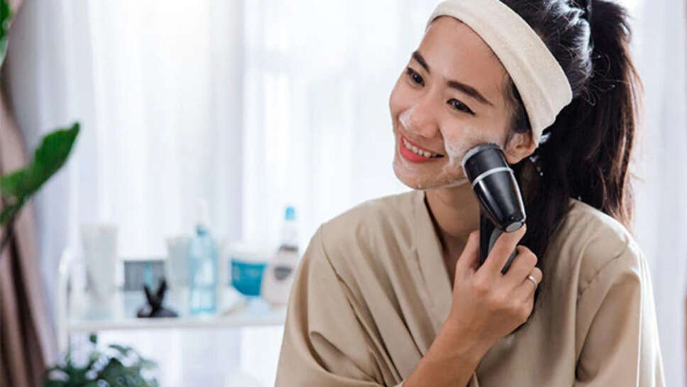 Top 7 Beauty Tools To Tone & Sculpt Your Face