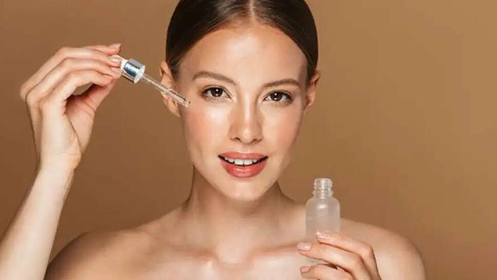 woman face serum