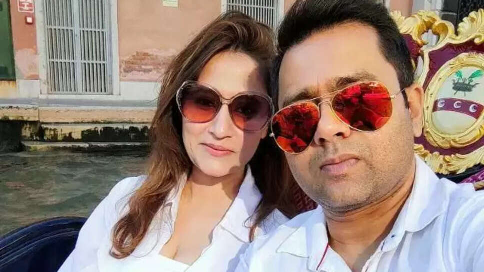 Know About Aakash Chopra's Wife Aakshi Mathur