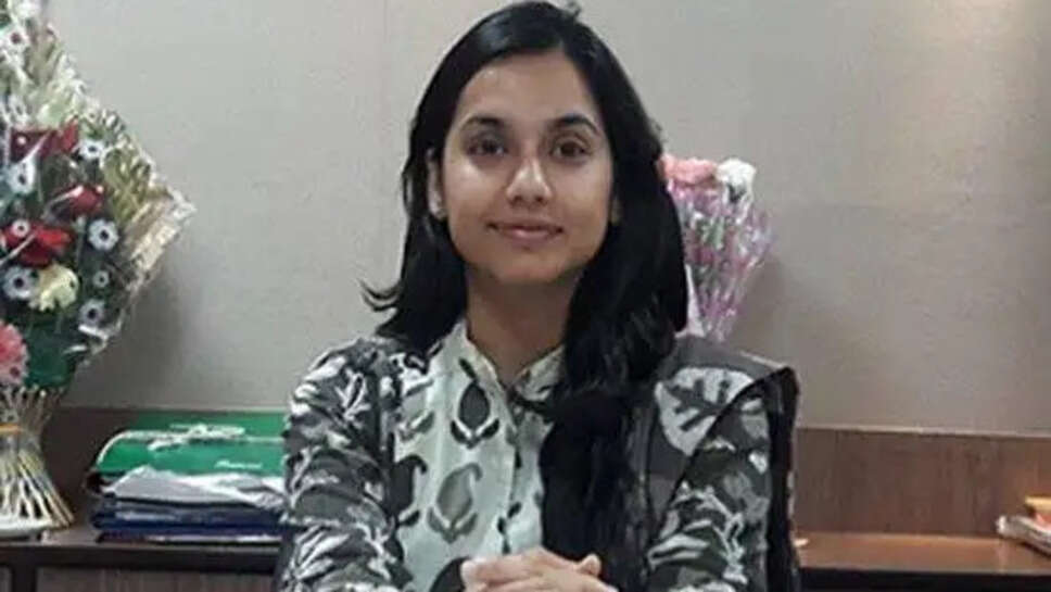 IAS Sakshi Sawhney UPSC Rank, Age, Biography
