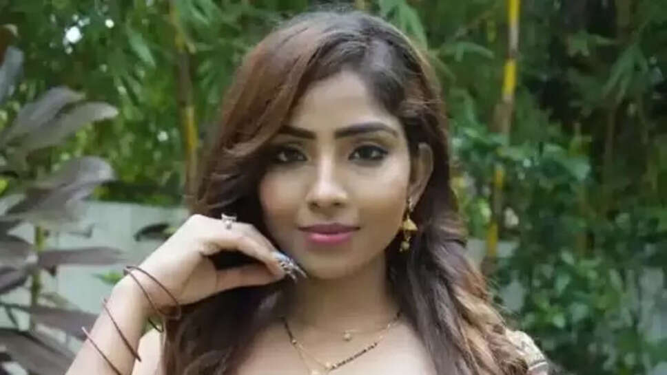 Aayushi Jaiswal Age, Biography, Height, Career, Photos