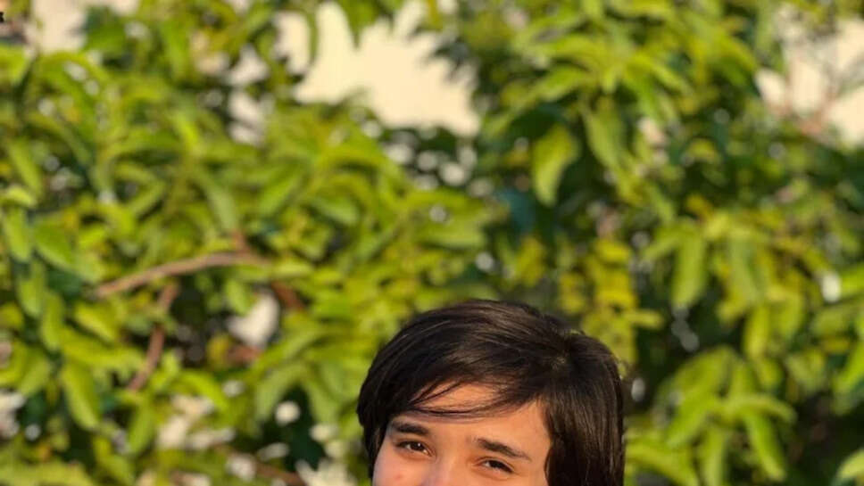 Meethika Dwivedi Bio, Age, Net Worth, Instagram In 2023