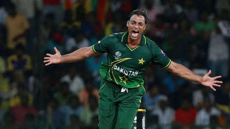 Top 5 Most Deadly Bowlers in Cricket