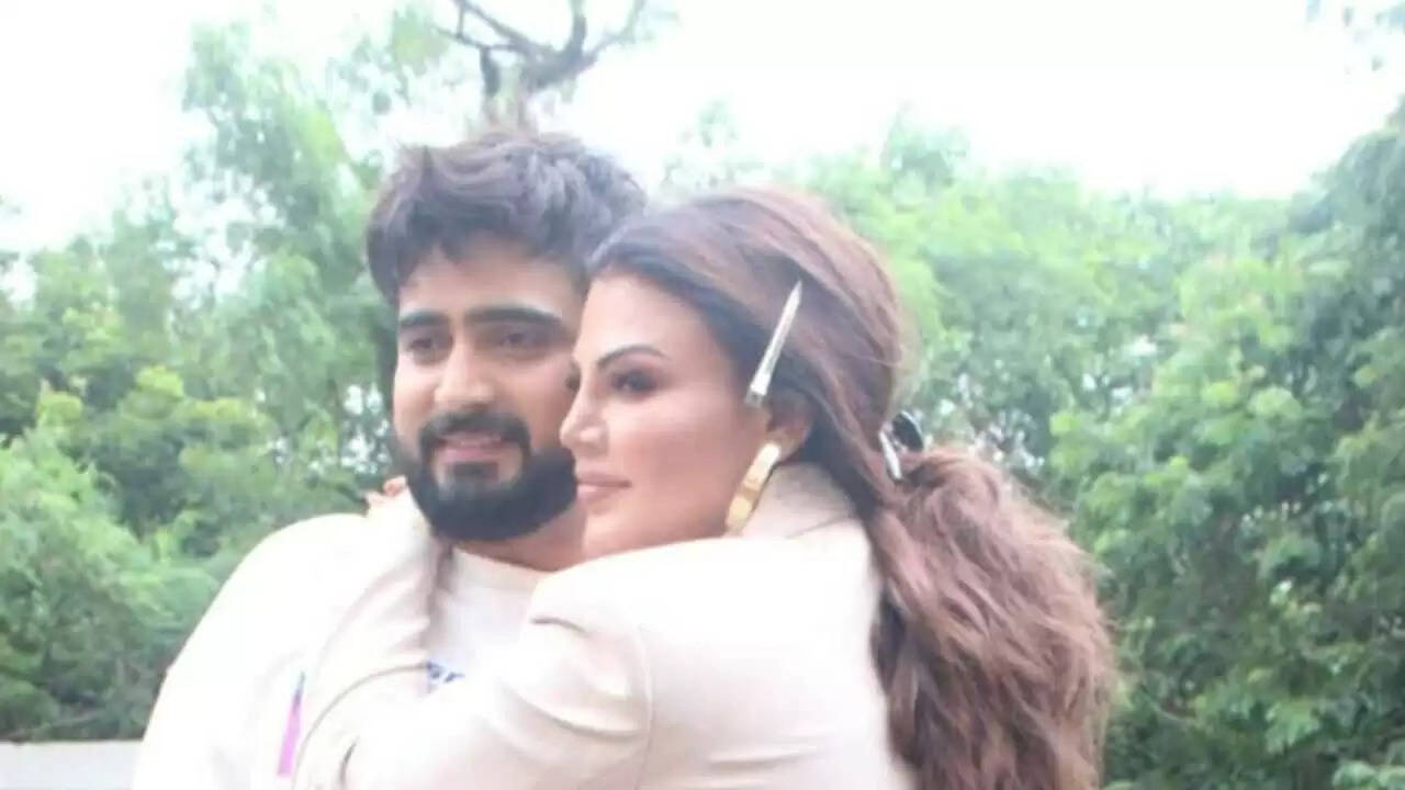 Rakhi Sawant's Enigmatic Husband: Adil Durrani's Age, Biography, Height, and Fascinating Family Story