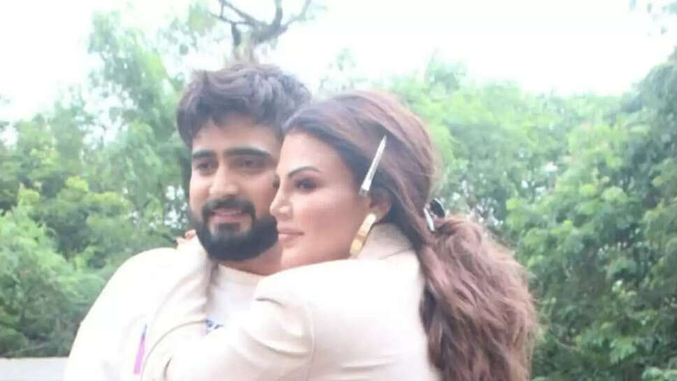  Rakhi Sawant's Enigmatic Husband: Adil Durrani's Age, Biography, Height, and Fascinating Family Story