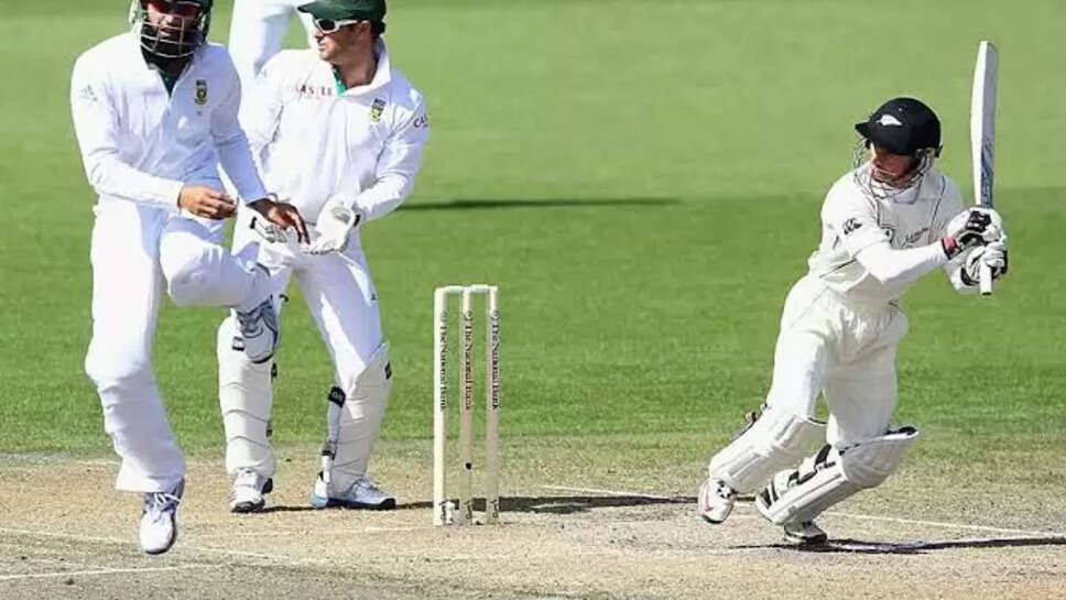 Top 10 Shortest Players In International Cricket Till 2025