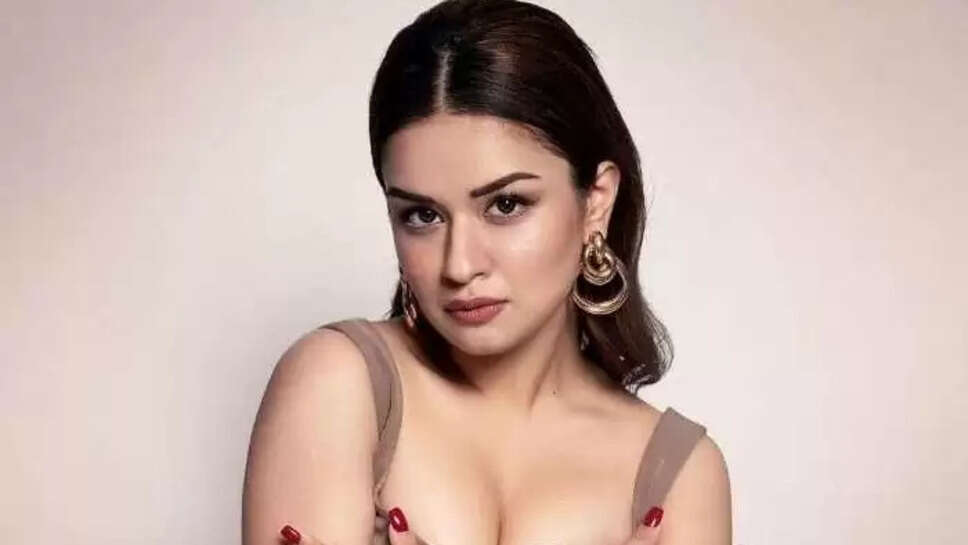 Avneet Kaur Age, Height, Weight, Size, DOB, Boyfriend, Family, Biography In 2025